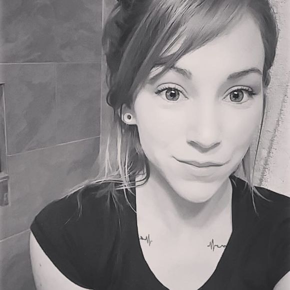 Meet your Posher, Whitnie - Picture 1 of 1